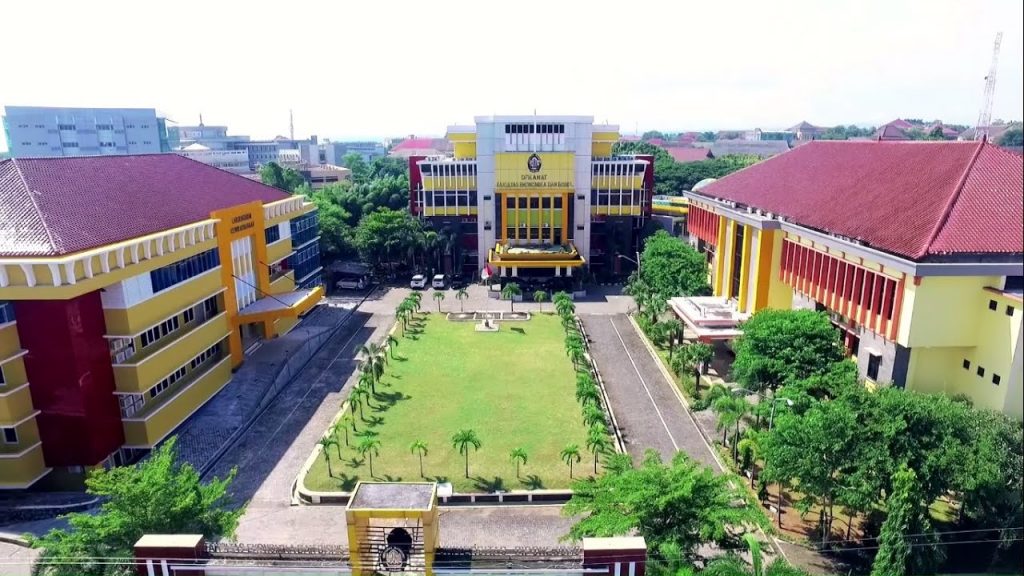 5 Universitas Negeri di Semarang Paling Favorit Beserta Jurusannya